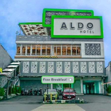 Aldo Hotel Cilacap Bagian luar foto